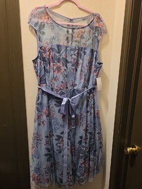 Floral Lace Yoke Midi Dress in Dusty Blue